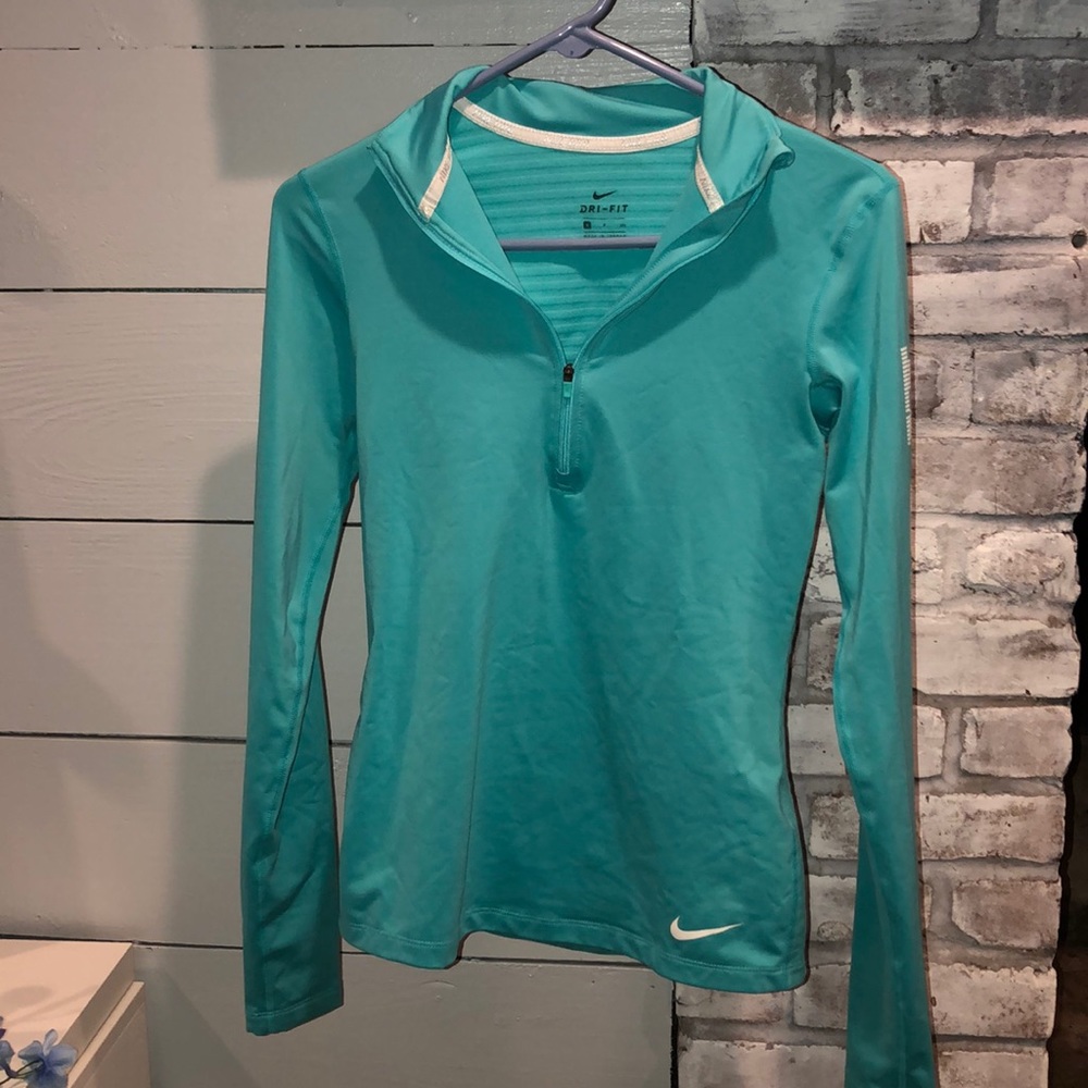 Nike women quarter-zip